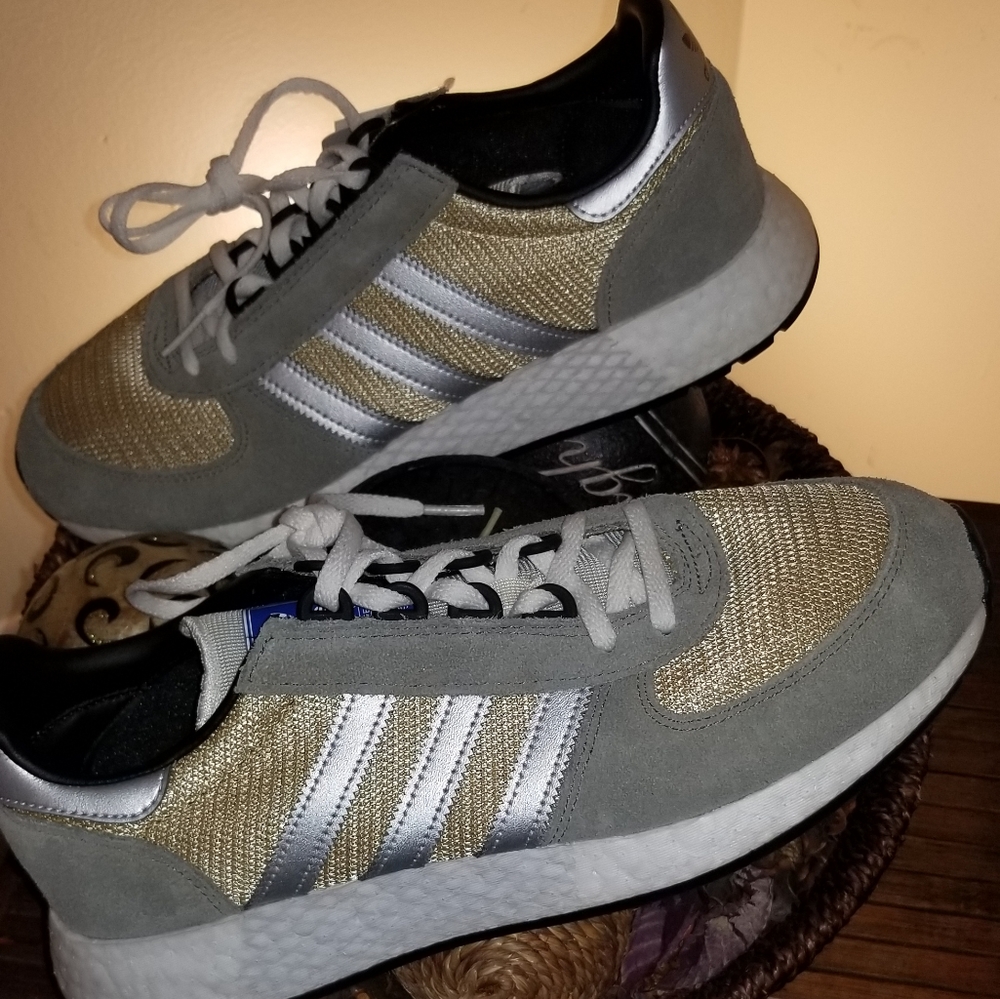 Adidas Sneakers